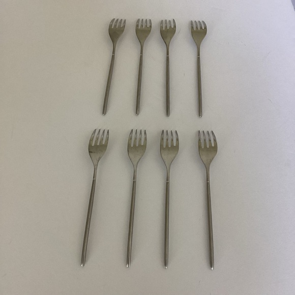 Guy Degrenne Flatware Set of 8 Forks - Picture 6 of 11